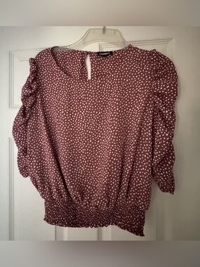 Express Dusty Rose Polka Dot Ruched Sleeve Blouse / Size Large